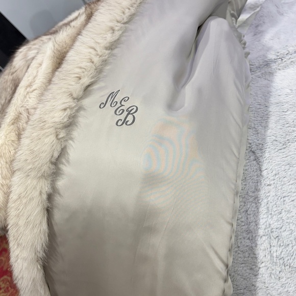 Blue Fox fur coat in good condition - Picture 15 of 15